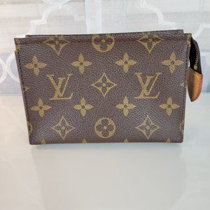 Louis Vuitton Toiletry Pouch 15 Monogram